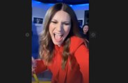 La divertida reacción de Laura Pausini tras ganar su primer Globo de Oro