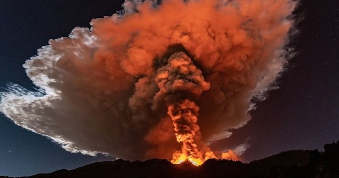 L'éruption de l'Etna nous offre des clichés de toute beauté