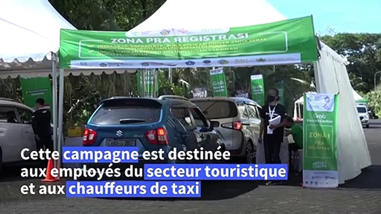 Bali donne le coup d'envoi d'une campagne de vaccination au volant