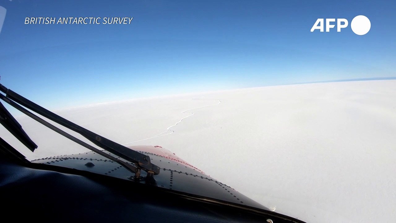 Iceberg gigante se separa na Antártida