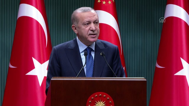 ANKARA - Cumhurbaşkanı Erdoğan:'Attıkları manşetlerle, köşelerinde yazdıkları iğrenç yazılarla, sergiledikleri ilkesiz duruşla darbe şakşakçılığı yapanlar, üzerinden değil 24 yıl, bin yıl bile geçse alınlarındaki kara lekeyi asla silemeyecektir.'