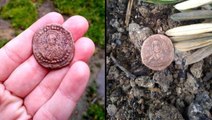 Ağaç sularken Bizans dönemine ait 1500 yıllık para buldu