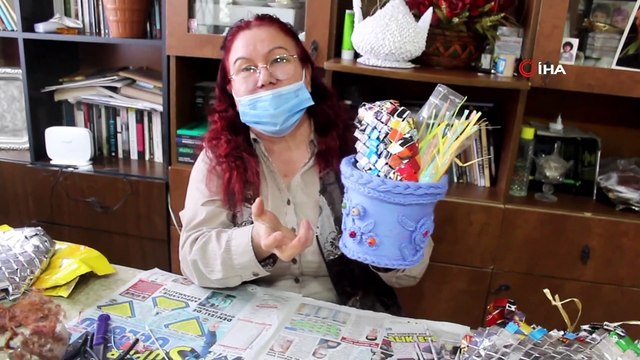 Çevreci öğretmen atıkları sanat eserine dönüştürüyor