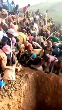 Dağdan altın fışkırdı! Elleriyle kazarak çıkardılar