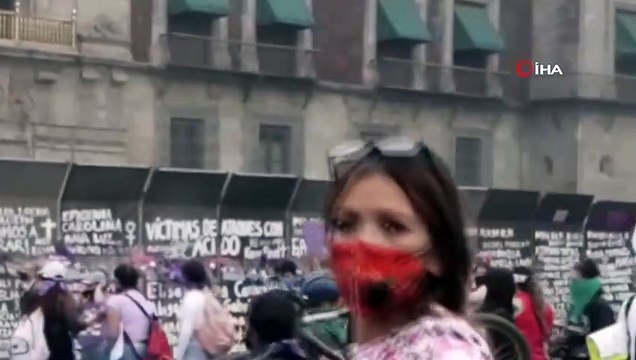 - Meksika'da 8 Mart gösterisine polis müdahalesi: 19 yaralı