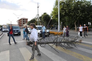 Kadına şiddete dikkat çekerken ölümden dönen profesör: Bazen yanlış anlıyorlar