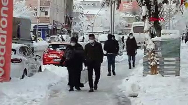 Muş'ta 234 köy yolu ulaşıma kapandı, araçlar kara gömüldü