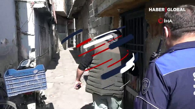 Adana'da akıllara durgunluk veren olay: Görme güçlüğü çeken kaçak sünnetçiye suçüstü