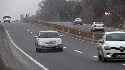 Bolu Dağı’nda hafif kar yağışı