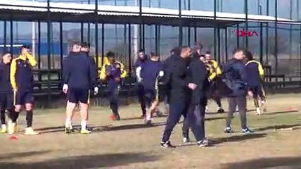 Koronavirüsü ağır atlatan Ümit Karan'dan 'tribün' çağrısı