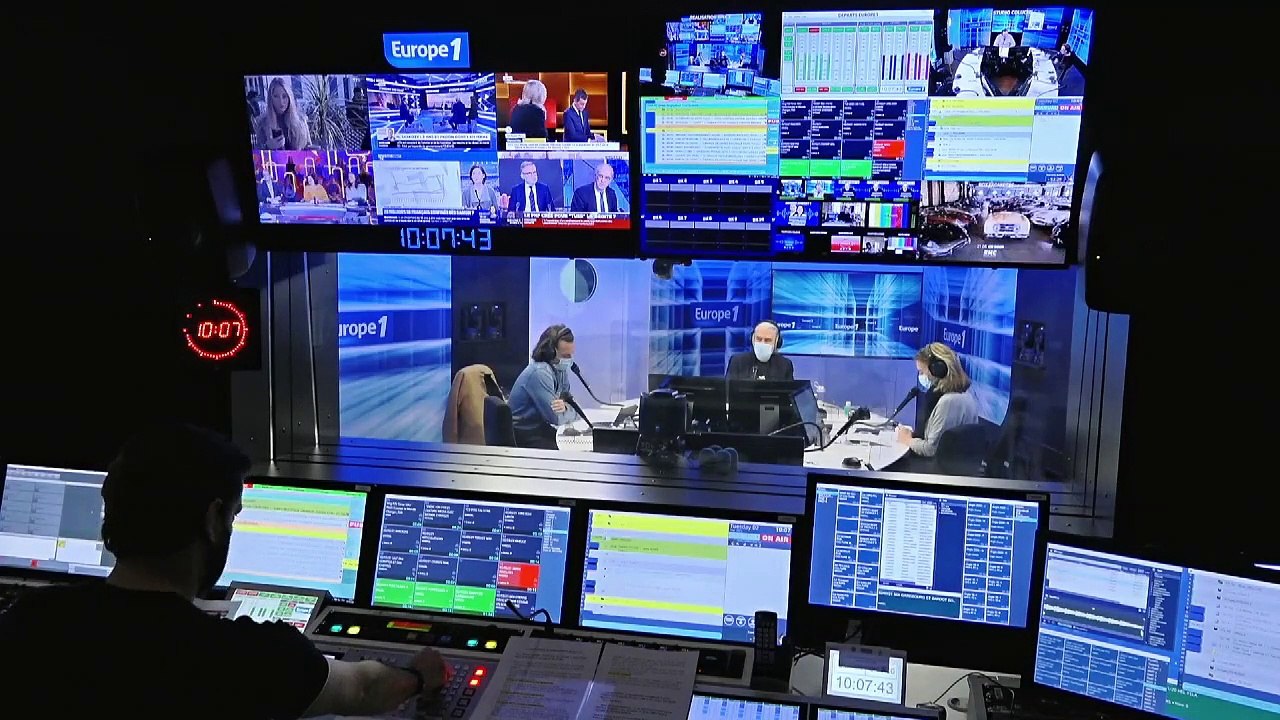 "Gainsbourg, toute une vie", "Serge Gainsbourg : le punchliner" et un concert... Le zapping 100% Serge Gainsbourg