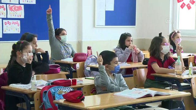 ANTALYA - Kontrollü normalleşme süreciyle okullarda yüz yüze eğitim başladı