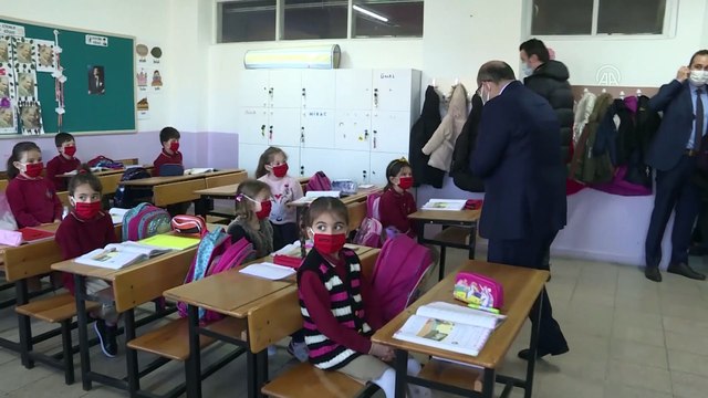 TRABZON - Yeni normalleşme süreciyle okullarda yüz yüze eğitime başlandı