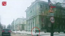 Rusya'da üzerine buz kütlesi düşen küçük kız ölümden kıl payı kurtuldu