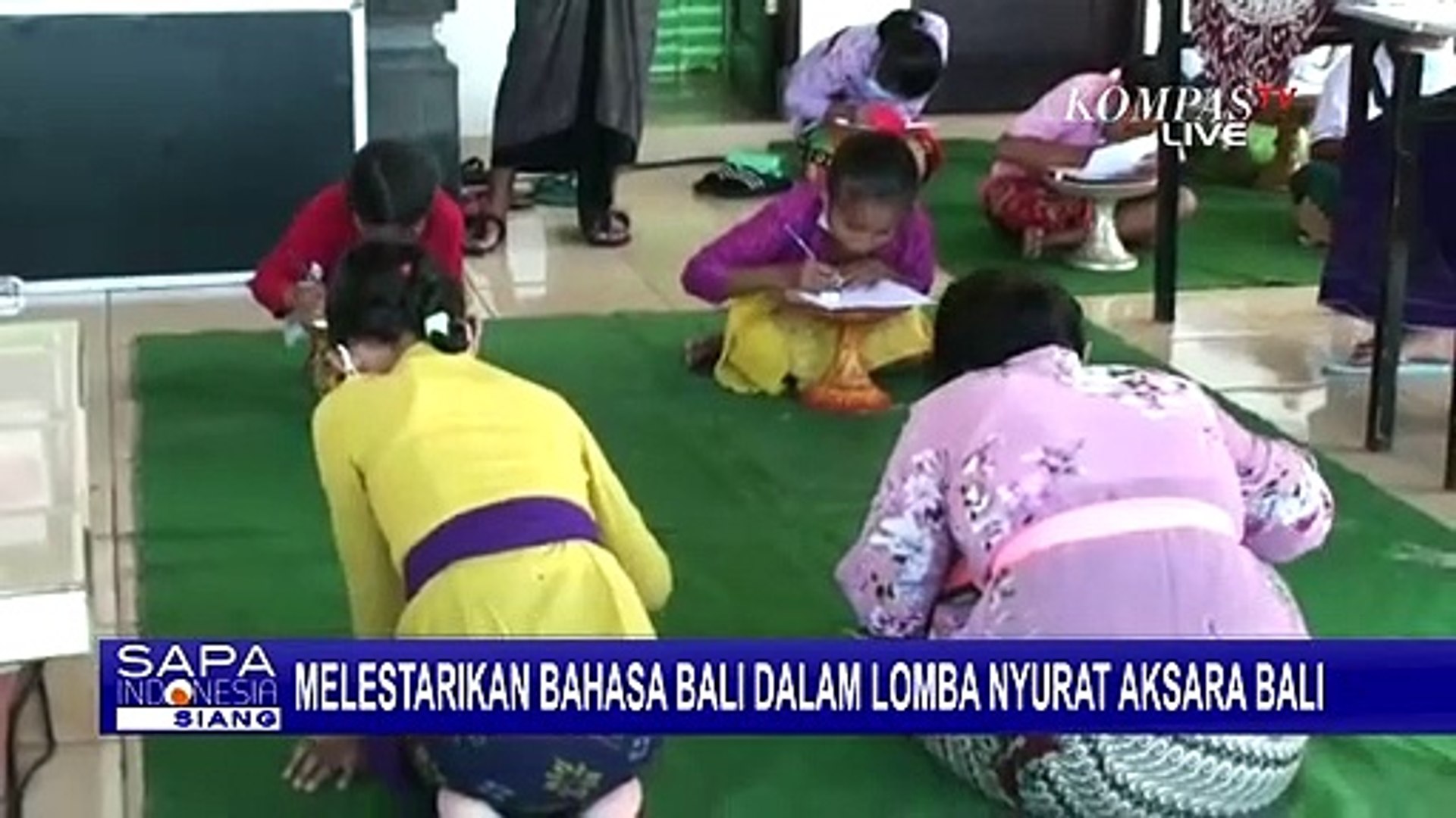 ⁣Melestarikan Bahasa Bali Dalam Lomba Nyurat Aksara Bali