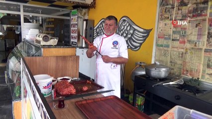 Kısıtlamalar kalktı, esnaf iş yerini temizleyip müşteri almaya başladı