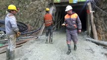 Göçük altında kalan madenciyi arama çalışmaları ikinci gününde de devam ediyor