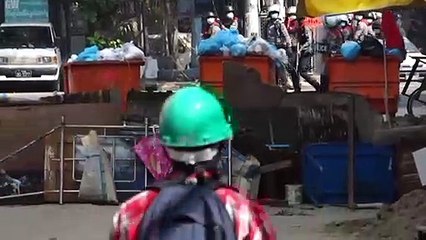 قوات الأمن تطلق الرصاص على المتظاهرين في بورما واستهداف صحافيين