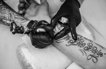 75% des encres de tatouages, jugées trop dangereuses par l’UFC-Que Choisir