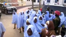 Liberan a 279 estudiantes adolescentes secuestradas en un colegio de Nigeria