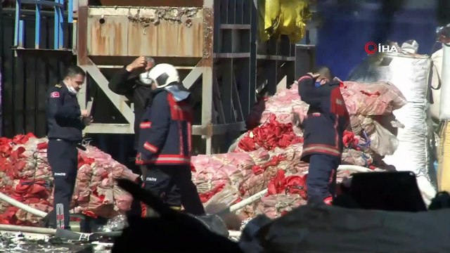 Geri dönüşüm tesisi depolama alanı alevlere teslim oldu