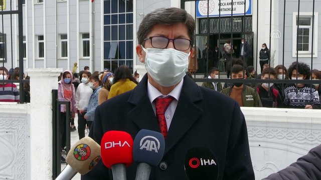 AFYONKARAHİSAR - Yeni normalleşme süreciyle okullarda yüz yüze eğitime başlandı