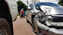 Honda Civic e Mitsubishi L200 batem em cruzamento no Bairro Alto Alegre