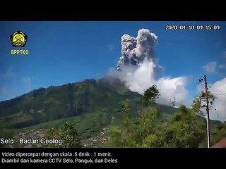 Download Video: Vulcão Krakatoa entrou em erupção na Indonésia