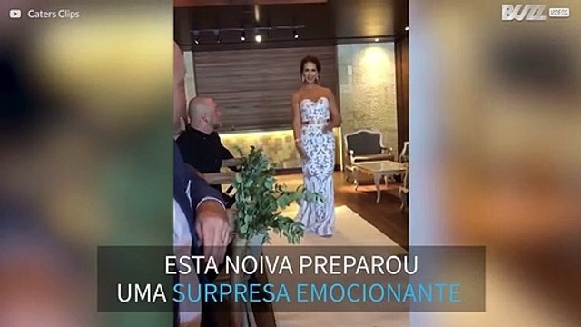 Noiva emociona ao cantar em sinais para noivo surdo
