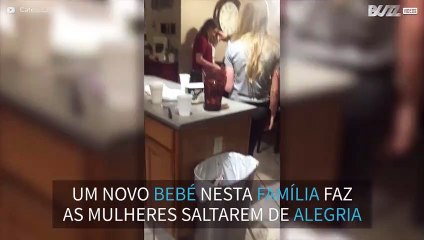 Família grita de alegria com anúncio de gravidez