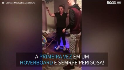 A primeira vez em um hoverboard é sempre dolorosa