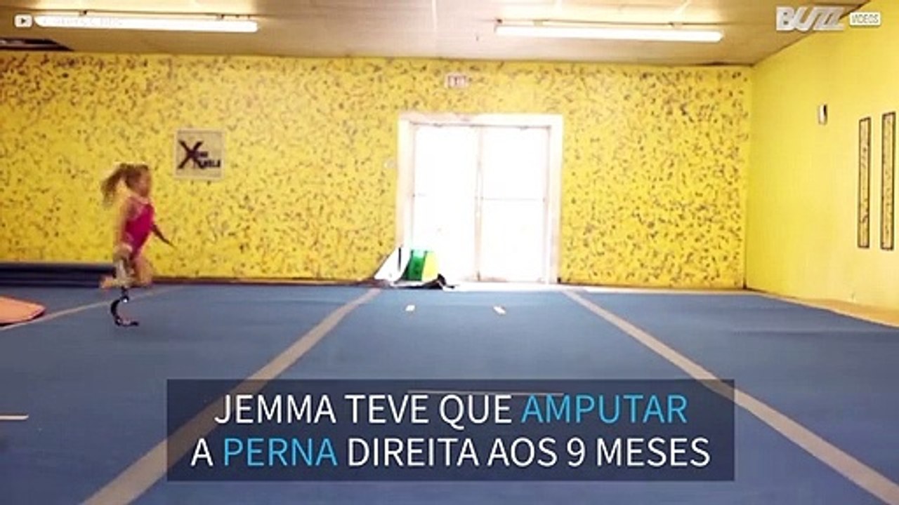 Garotinha amputada de 5 anos é apaixonada por esportes