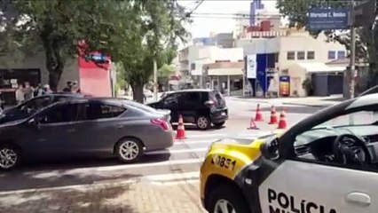 Peugeot e Mobi se envolvem em colisão na Região Central