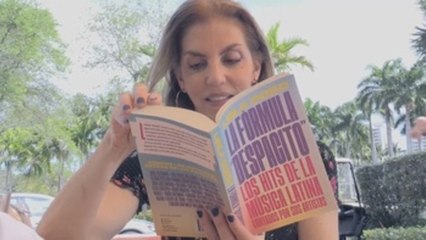 De Feliciano a Rosalía, Cobo recorre en un libro los grandes éxitos latinos