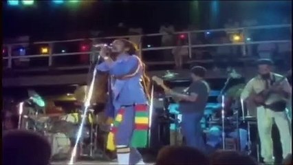 Bunny Wailer chante "Rise and Shine" en live