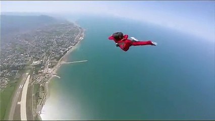 Skydiving Instructor Rescues Student Unable to Pull Parachute