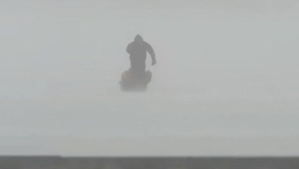 Скачать видео: Gusty winds and heavy snow hammer parts of the Northeast