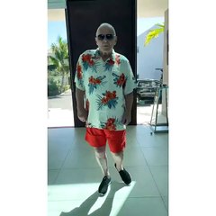 Anthony Hopkins baila tema de Elvis Crespo