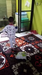 Membersihkan Karpet dengan Vacum Cleaner Ala Abhivandya 2 Maret 2021