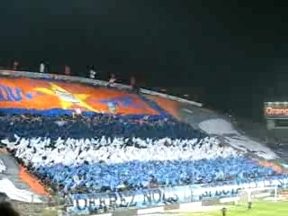 OM PSG 2008 Tifos à l'entrée des joueurs