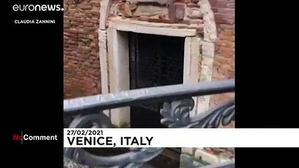 شاهد: جفافٌ يضربُ القنوات المائية في مدينة البندقية الإيطالية