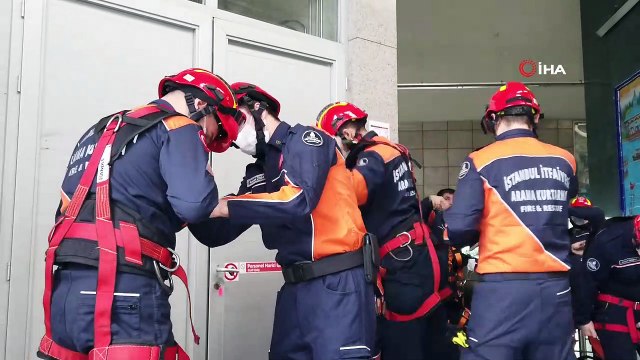 İstanbul itfaiyesinden teleferik hattında nefes kesen kurtarma tatbikatı