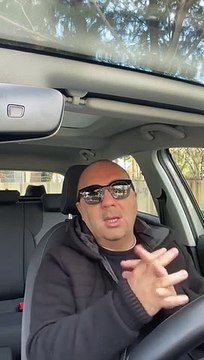 Bi’Bilen Emir Hepoğlu - Videolu Görüş - Tatile tek gitmenin sizin için avantajları/dezavantajları nedir?