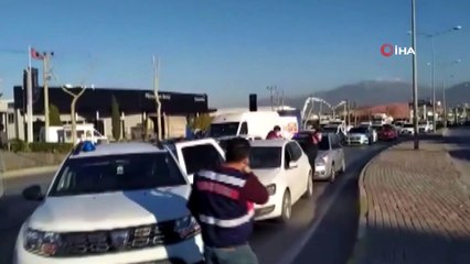 Dolandırıcının cebinden adresi çıkan engelli yaşlı adam gerçeği jandarmadan öğrendi