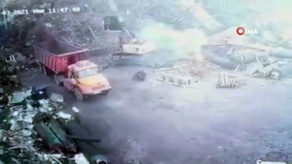 - Lübnan’da demir deposunda patlama: 1 ölü, 4 yaralı