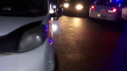 Bursa'da hareketli dakikalar! Polisten kaçarken kaza yaptılar