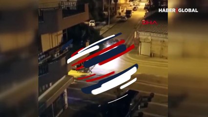 Arabayla saldırdılar, silahlar çekildi!