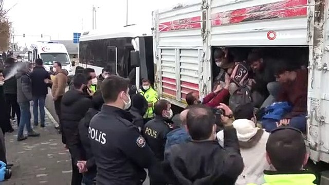 Kaza yapan TIR'dan 114 kaçak göçmen çıktı!