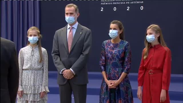 Polémica por la vacunación de las hermanas del rey en Abu Dabi