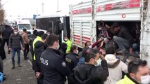 Yaşlı adama çarpan kamyonun kasasından 114 düzensiz göçmen çıktı
